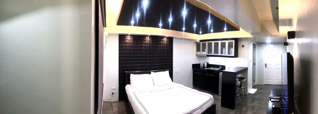 Burgundy Mckinley Place Service Apartment มะนิลา ภายนอก รูปภาพ